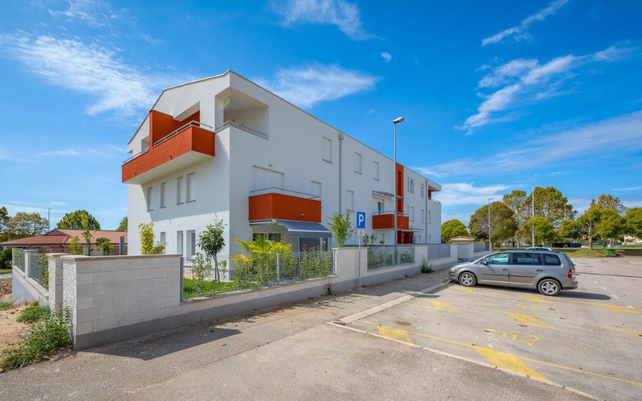 Sofia House With Apartment Умаг Экстерьер фото